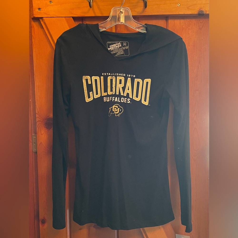 BUNDLE OF 4! CU Buffaloes! Three tops & Victoria Secret Pink! Leggings! Medium-L